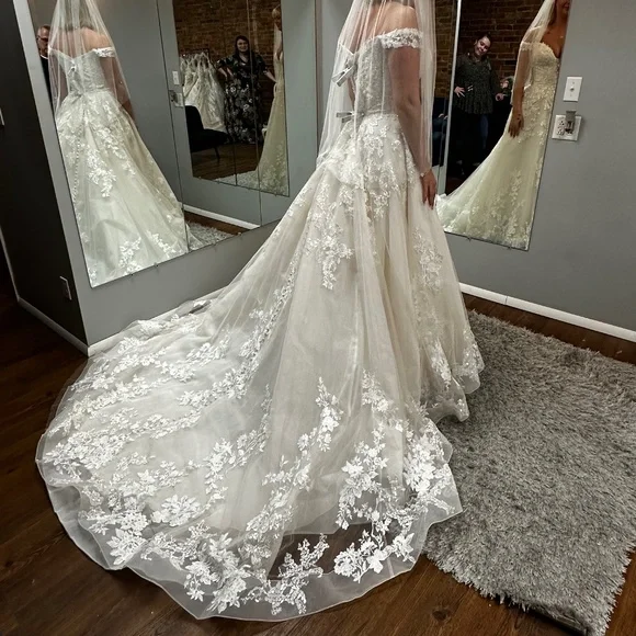 BRAND NEW Allure Bridal Wedding Ball Gown Size 8 - Picture 1 of 13